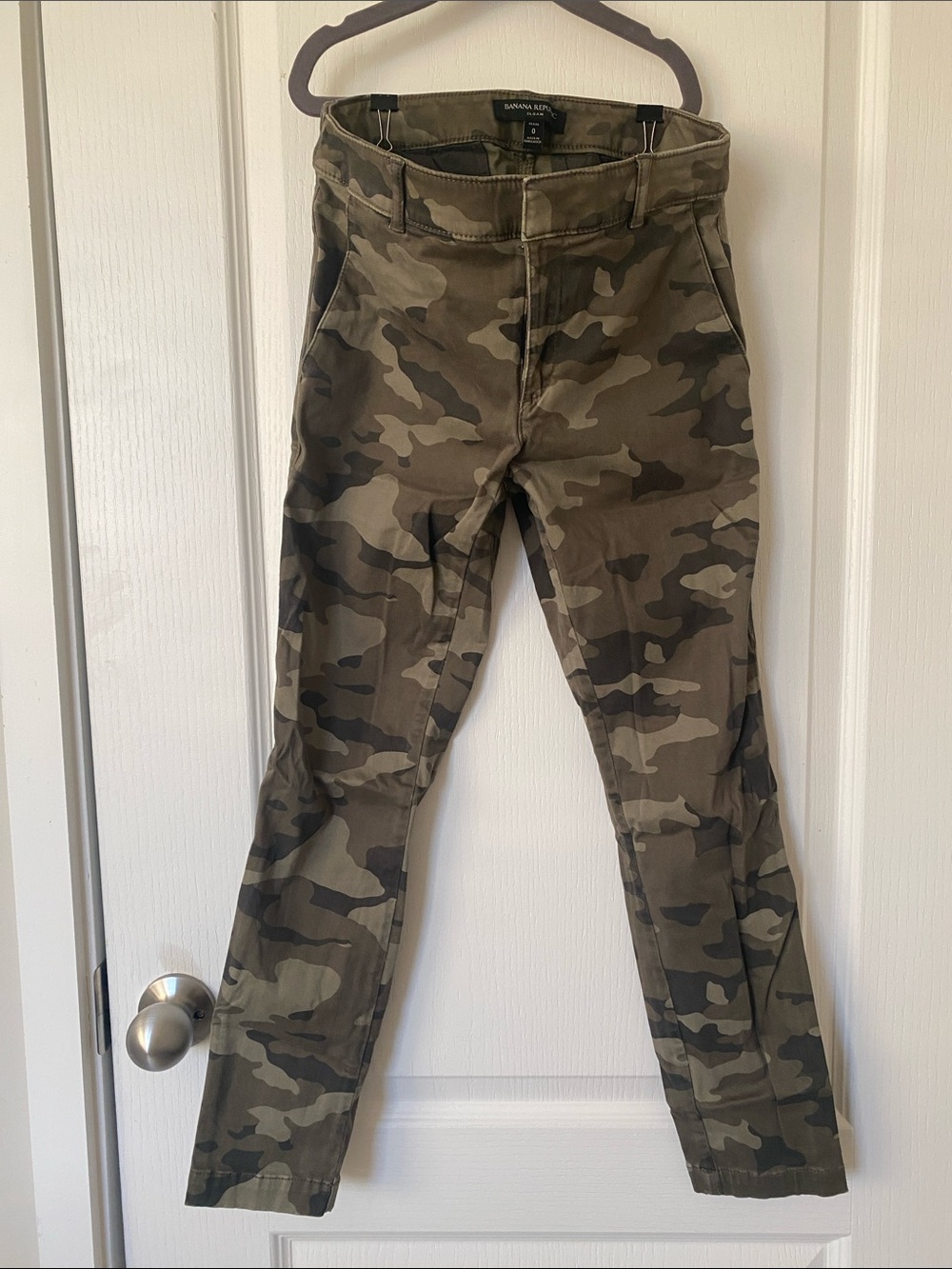 Banana Republic Petite Sloan Fit Camo Pants - Olive/Brown (Size 0)